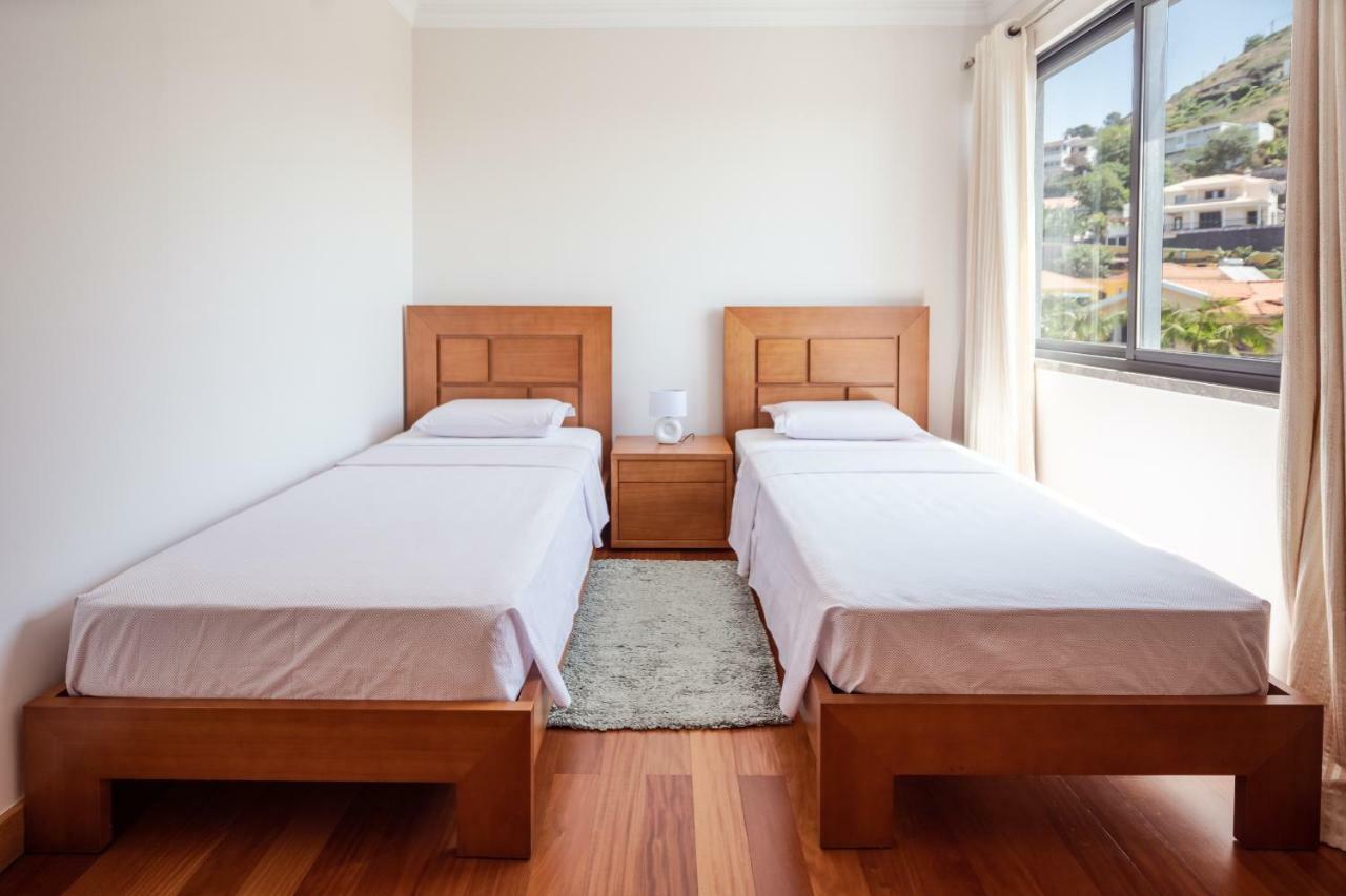Elegant Apartment With Sea Views By Trip2Portugal Funchal  Kültér fotó